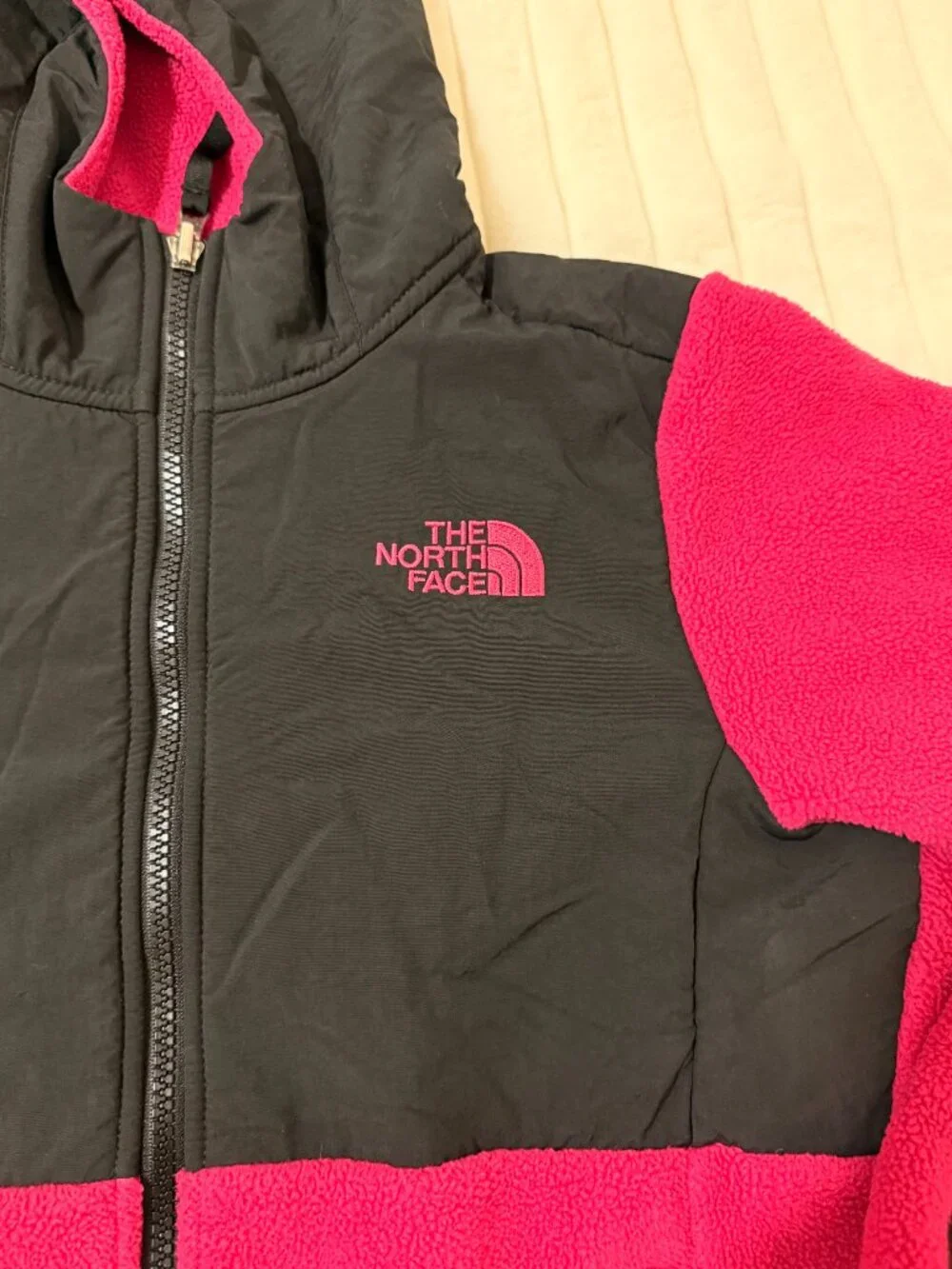 The North Face Girls M 10/12 Pink Black Hooded Fleece Full Zip Jacket  Category: